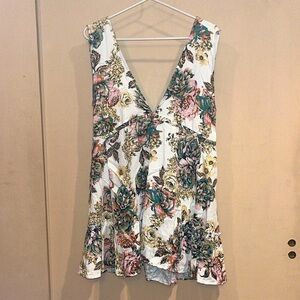 Magii deep V necked mini dress or long tunic top. Size Small, viscose material